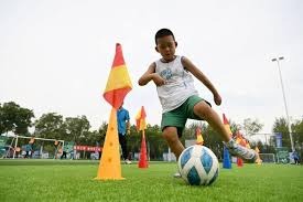 詹姆斯26+7+10无缘今日最佳球员！因为布克24+6+9逆天三分绝杀