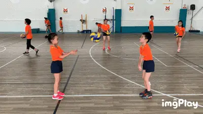 西甲-各赛事4连胜！皇马5-1贝蒂斯距榜首4分，贡萨洛戴帽，罗德里戈2助攻