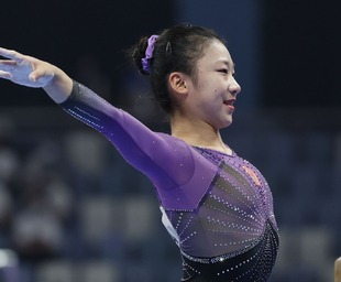 扎金花高手眼中的“垃圾牌”利用：如何用小对子偷走大底池。（高手视角下“垃圾牌”的妙用：用小对子撬走大底池）